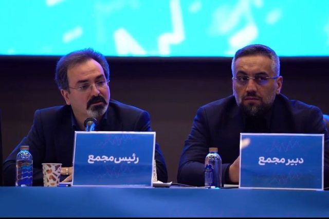مدیرعامل پتروشیمی جم در مجمع عمومی سالیانه:  پتروشیمی جم در مجمع سالانه ۴۲۰ تومان سود تقسیم کرد / آغاز بهره‌برداری از پروژه‌های معطل‌مانده و تمرکز بر تولید ارزش‌آفرین/ کاهش وابستگی به بازار چین در دستور کار است