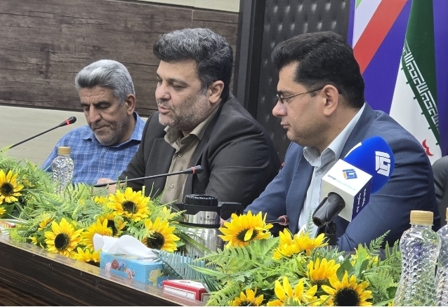 رئیس خانه مطبوعات کشور در نشست عسلویه: اجرای کامل آییننامه حمایت از رسانهها مطالبه جدی است / شورای راهبردی پتروشیمی ها اعتبارات فرهنگی را در مسیر توسعه جنوب هزینه کنند / ساماندهی اشتغال بومی در پایتخت انرژی ایران ضرورتی فوری رئیس خانه مطبوعات کشور در نشست عسلویه: اجرای کامل آییننامه حمایت از رسانهها مطالبه جدی است / شورای راهبردی پتروشیمی ها اعتبارات فرهنگی را در مسیر توسعه جنوب هزینه کنند / ساماندهی اشتغال بومی در پایتخت انرژی ایران ضرورتی فوری