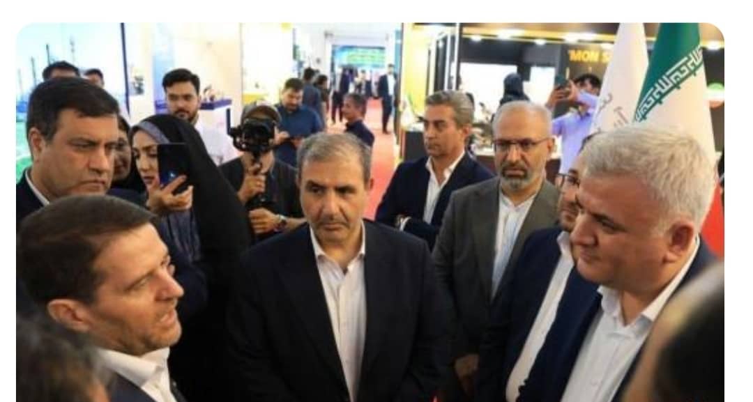 معاون وزیر نفت در بازدید از غرفه آریاساسول: آریاساسول الگو و پیشرو در سیستمهای یکپارچه صنعت پتروشیمی معاون وزیر نفت در بازدید از غرفه آریاساسول: آریاساسول الگو و پیشرو در سیستمهای یکپارچه صنعت پتروشیمی