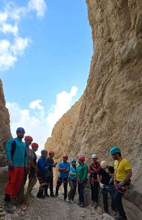 برگزاری دوره درهپیمایی فنی در سایت آموزشی بیبی حبش – کنگان برگزاری دوره درهپیمایی فنی در سایت آموزشی بیبی حبش – کنگان