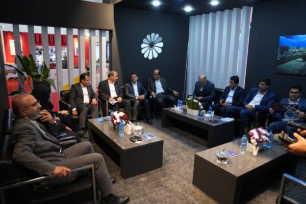 در اولین روز از نمایشگاه ساخت داخل،غرفه جم میزبان سه مقام ارشد و هیئت همراه شد در اولین روز از نمایشگاه ساخت داخل،غرفه جم میزبان سه مقام ارشد و هیئت همراه شد