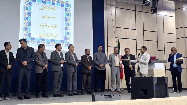 آیین تقدیر از نیکوکاران مؤسسه خیریه مهر رضوی بنک برگزار شد