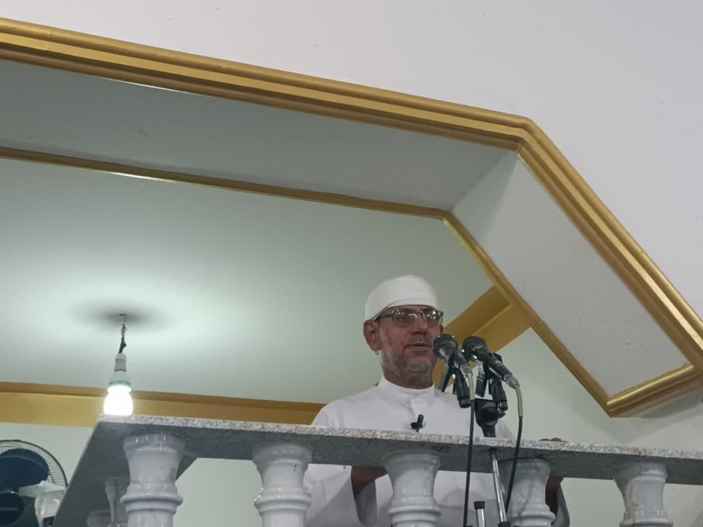 امام جمعه اهل سنت روستای خره؛ قبول کردن شرایط سخت آمریکا برای فشار بر ایران قابل قبول نیست