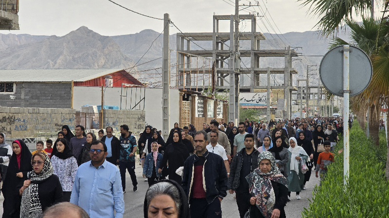 همایش بزرگ پیادهروی خانوادگی کنگان با اهدای ۵۰ دوچرخه و پخش زنده از شبکه سه برگزار شد همایش بزرگ پیادهروی خانوادگی کنگان با اهدای ۵۰ دوچرخه و پخش زنده از شبکه سه برگزار شد