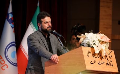 دکتر متین دیداری برای دو سال دیگر رئیس کارگروه متانول ایران شد دکتر متین دیداری برای دو سال دیگر رئیس کارگروه متانول ایران شد