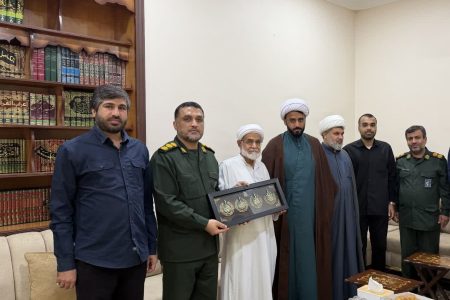 دیدار فرمانده سپاه کنگان با امام جمعه اهل‌سنت به مناسبت هفته وحدت