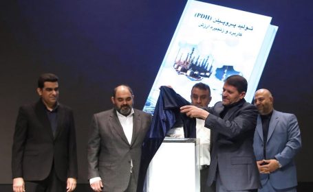 گامی علمی برای توسعه زنجیره ارزش پتروشیمی؛ رونمایی از کتاب تخصصی تولید پروپیلن با تألیف مدیرعامل پتروشیمی جم گامی علمی برای توسعه زنجیره ارزش پتروشیمی؛ رونمایی از کتاب تخصصی تولید پروپیلن با تألیف مدیرعامل پتروشیمی جم