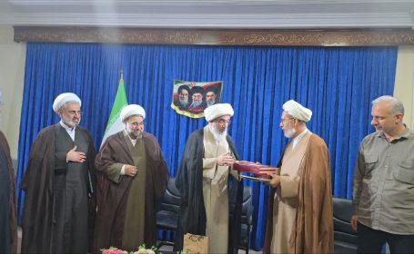 آیین تکریم و معارفه مدیر مرکز اسلامی استان بوشهر؛ الله‌یاری مدیر مرکز شد و از خدمات یمینی قدردانی شد